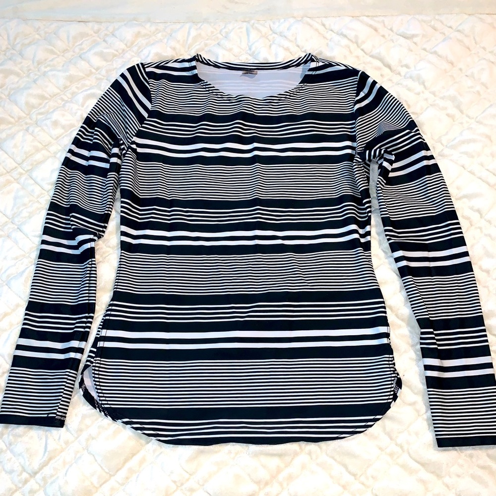 Old Navy Long Sleeve Rash Guard Swim Top Black&White Striped Womens size Small